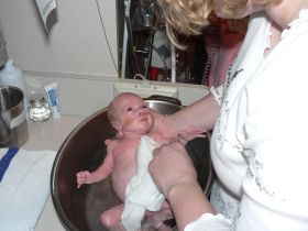 Sept 10/06 - It's bath time